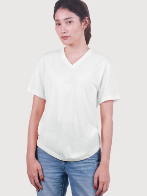 เสื้อยืดคอวี — สีขาว