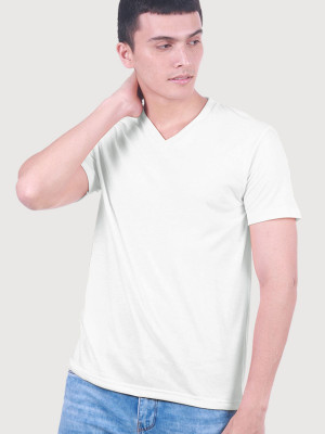 เสื้อยืดคอวี — สีขาว