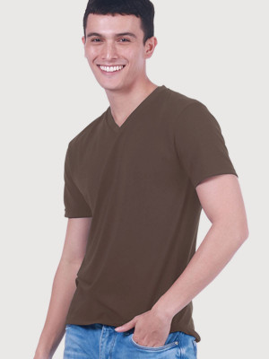 เสื้อยืดคอวี — สีน้ำตาล