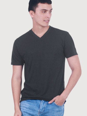 เสื้อยืดคอวี — สีเทาเข้ม